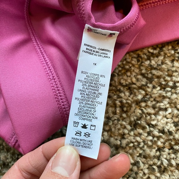 2 Nike Women’s Bras - Picture 7 of 7